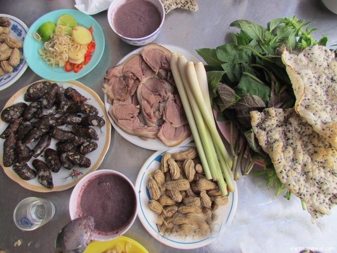 Mẹ bầu ăn thịt chó 