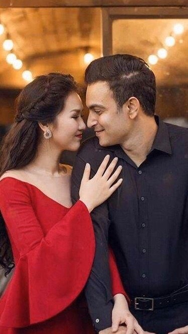 Cặp đôi khiến nhiều người ghen tỵ. Hai vợ chồng nữ diễn viên hạnh phúc trong một chuyến đi du lịch