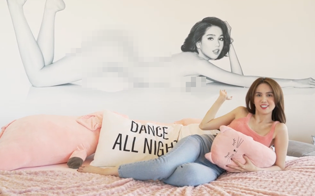 Ngọc Trinh nhiều lần khoe phòng ngủ triệu đô trên Youtube nhưng chú ý hơn cả vẫn là các chi tiết “nhạy cảm”.