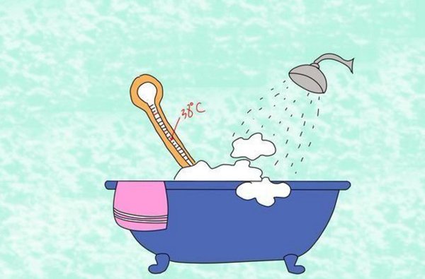 Nhiệt độ nước tắm lý tưởng của mẹ bầu là 35-39 độ C.