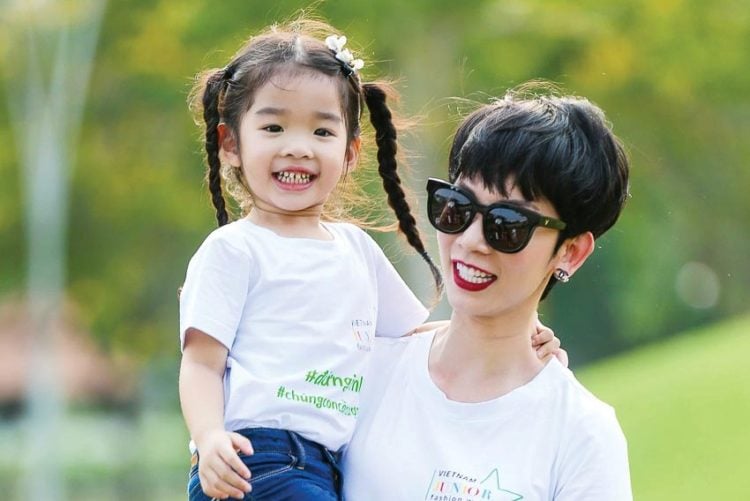 Bí quyết giảm cân sau sinh của sao Việt