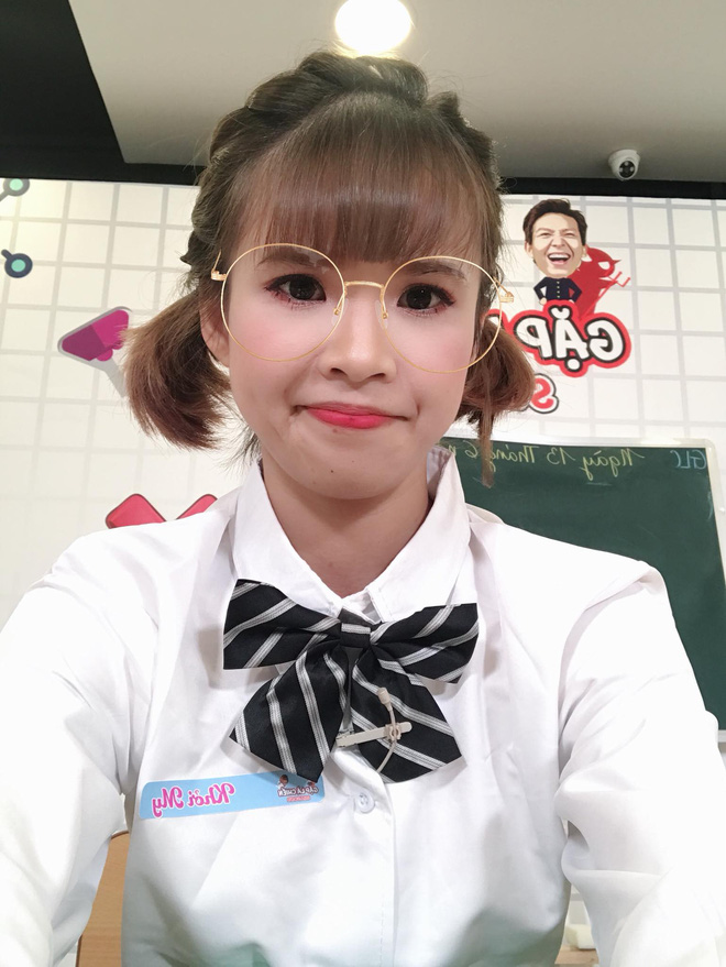 Khởi My là một trong những nghệ sĩ sở hữu fanpage có số lượng người theo dõi lớn mạnh nhất nhì showbiz Việt.