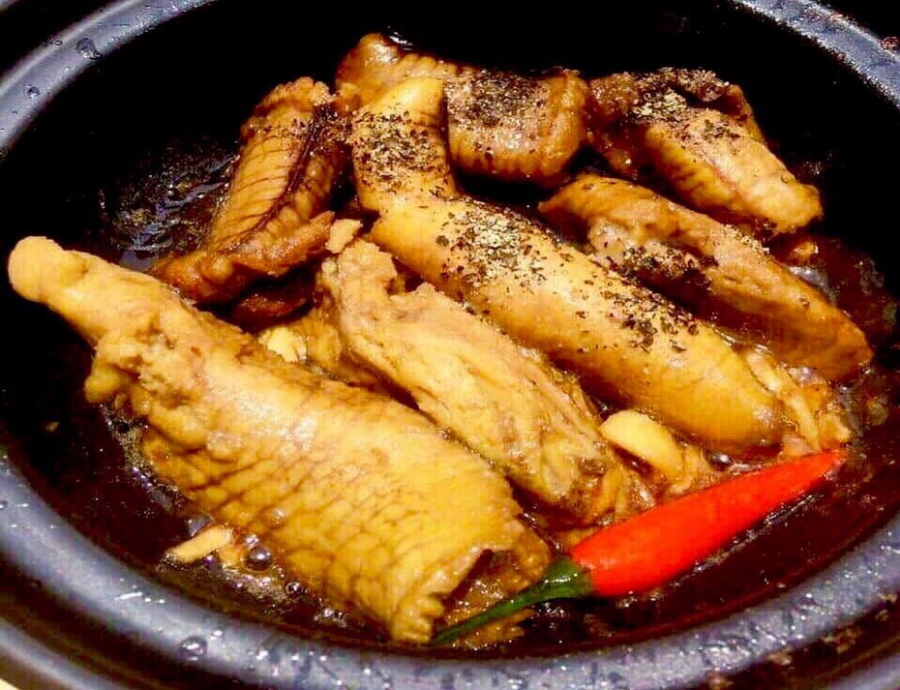Cách nấu trứng cá kho tiêu