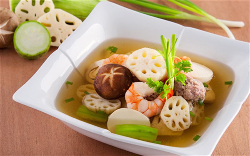 Món canh củ sen tốt cho sức khỏe của bạn trong ngày hè
