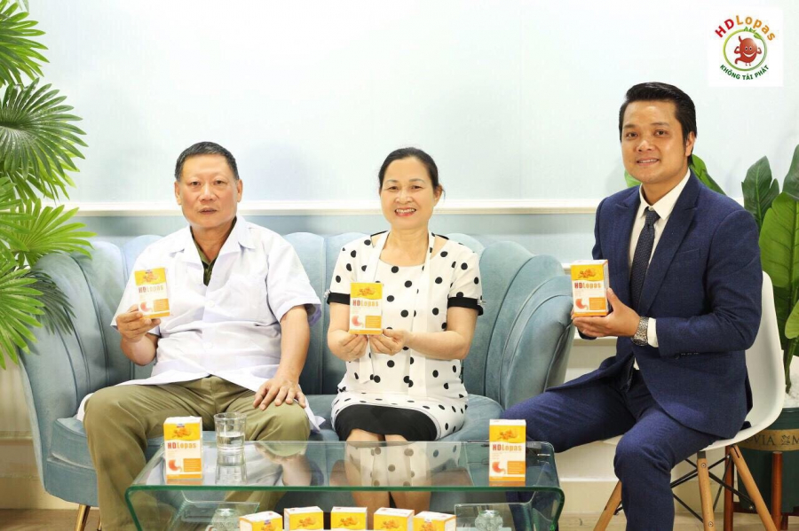 Lương y Nguyễn Tiến Đạt ( ngoài cùng bên trái) trong buổi tọa đàm về cách điều trị Viêm loét - trào ngược Shbet123 Link Vào ShBet Mới Nhất, diệt khuẩn HP của HDlopas.