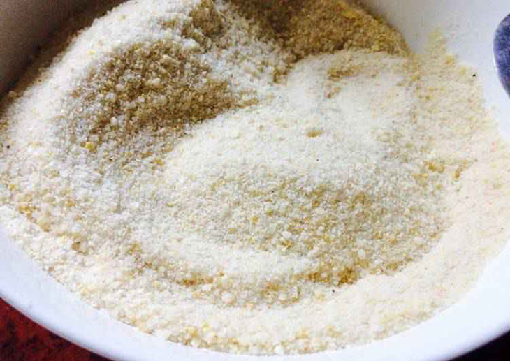 Muối rang giúp canh xương ngọt vi
