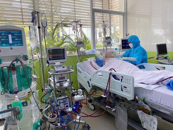 Phi công người Anh đang được điều trị tại Bệnh viện Chợ Rẫy.