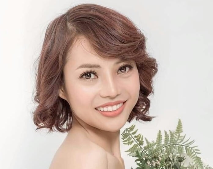 Nhan sắc của bà mẹ đơn thân thay đổi chóng mặt sau khi dao kéo.