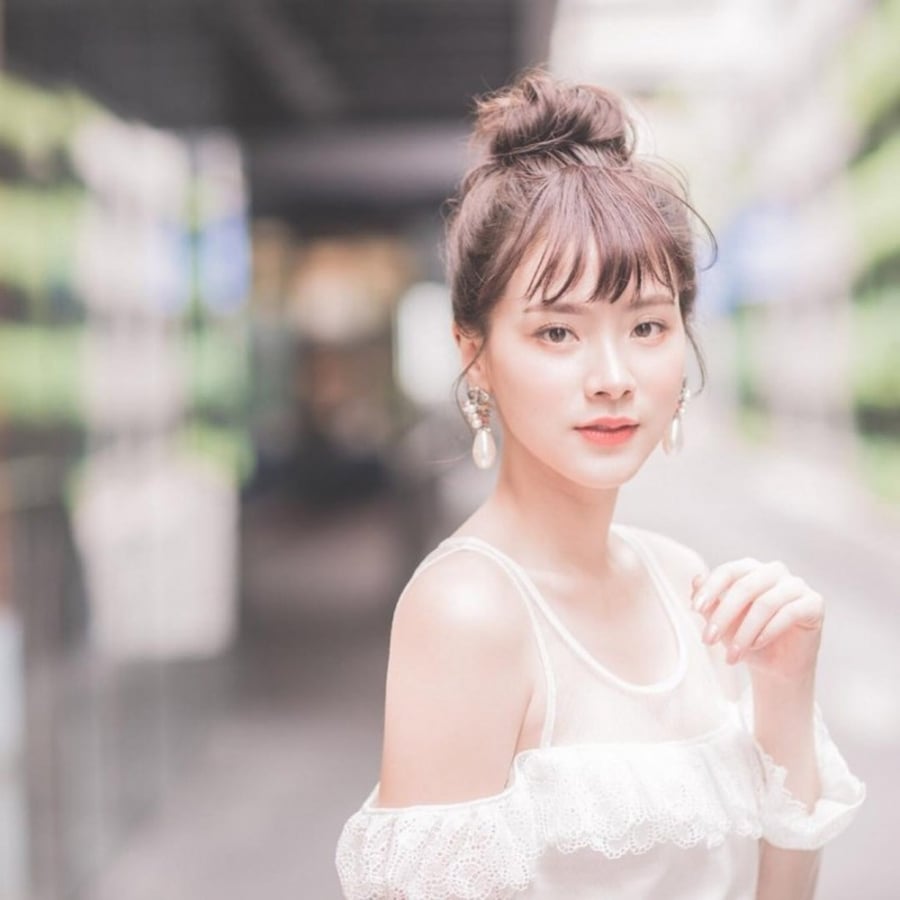 Dù không để mái hay chiếc mái ngố này Baifern cũng đều nhìn vô cùng xinh đẹp như búp bê vậy