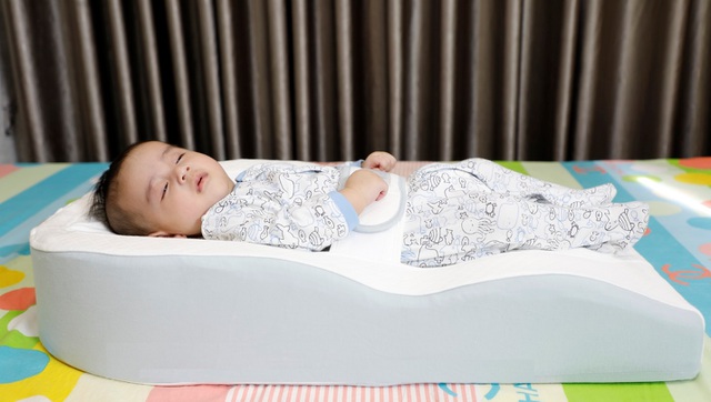 Cho con bú rồi ngủ quên một bà mẹ đã đánh mất con của mình mãi mãi