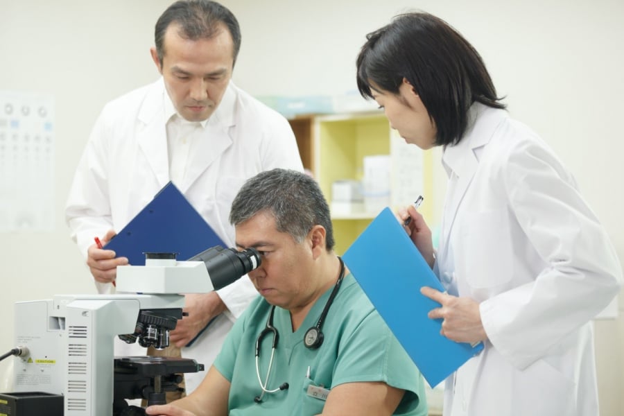 Bác sĩ Daisuke Tachikawa Shbet888.com tỷ lệ cược cao cùng các cộng sự 