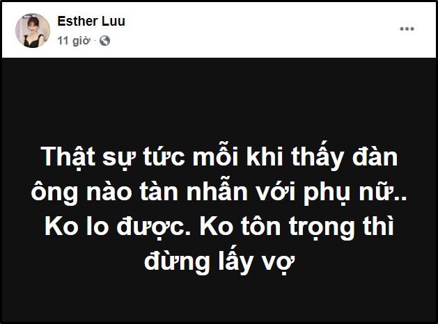Đêm qua, bà xã Trấn Thành bất ngờ đăng tải dòng trạng thái gây hoang mang khiến fan vô cùng lo lắng. Ngay lập tức, hầu hết các fan đều gọi tên Trấn Thành. Có vẻ như sợ mọi người hiểu nhầm nên nam MC liền vào trấn an dư luận. Anh đã nhắc nhở bà xã nói rõ ràng ra không kẻo mọi người lại tưởng nhầm đang nói mình. Status của Hari Won dường như đang muốn nhắc một câu chuyện nào đó mà bản thân 