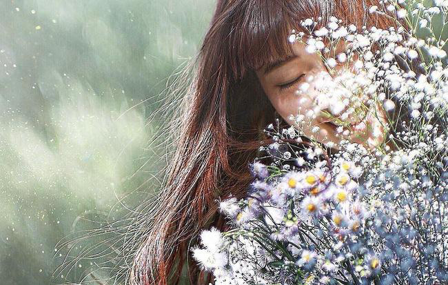 Đàn bà càng thông minh càng xem tiền là vật bất ly thân, tự mình kiếm, tự mình phù phiếm.
