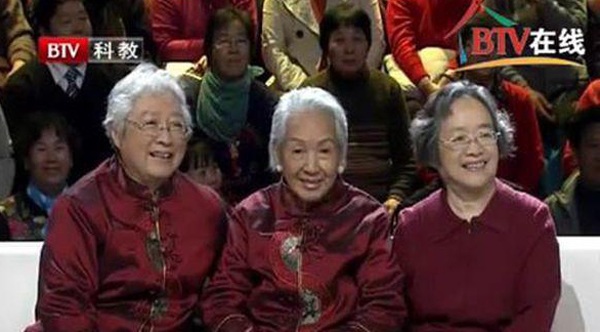 3-lan-phau-thuat-ung-thu-cu-ba-van-song-den-115-tuoi-02