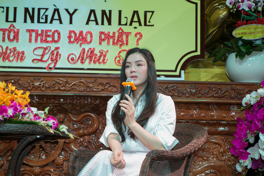 ly-nha-ky-buc-xuc-len-an-clip-su-co-tat-vao-mat-tre-em-khong-ai-day-tre-kieu-nguoc-dai-the-nay-1fd-5002317
