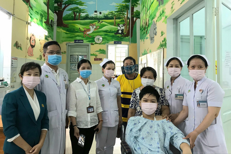 Bệnh nhi cuối cùng trong vụ cây phượng đè đã được xuất viện (Ảnh: VTV.vn)