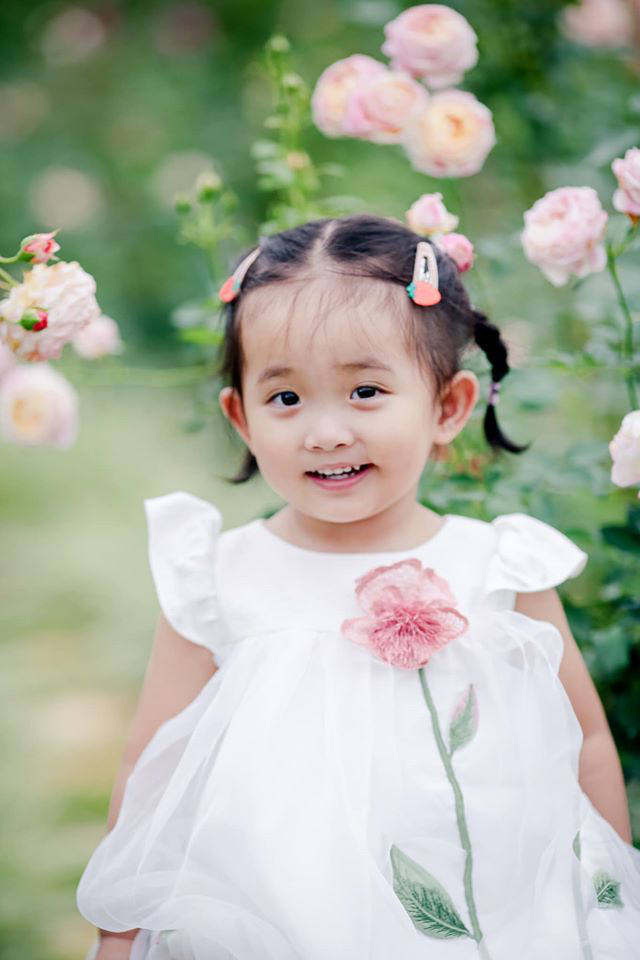 tung-sinh-non-voi-can-nang-von-ven-19kg-con-gai-khanh-thi-nay-da-lon-phong-phao-va-xinh-xan-the-nay-day-4b7-5007113