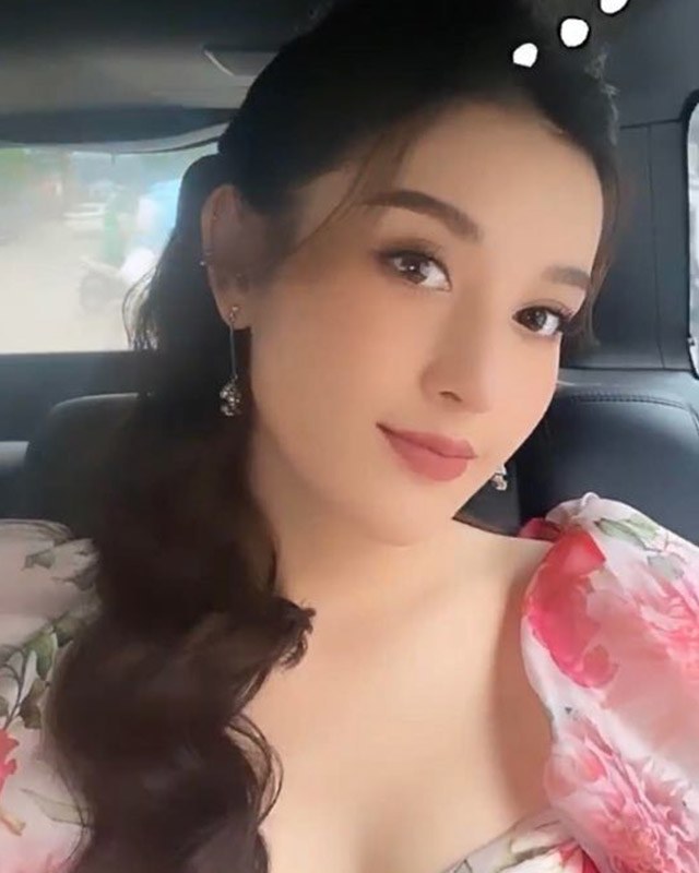 vua-duoc-de-cu-100-guong-mat-dep-nhat-the-gioi-huyen-my-da-mac-loi-lam-dep-thot-tim-11-1592054251-599-width640height800
