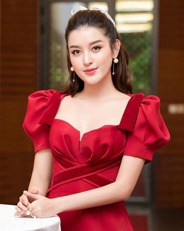 vua-duoc-de-cu-100-guong-mat-dep-nhat-the-gioi-huyen-my-da-mac-loi-lam-dep-thot-tim-e2-1592053942-116-width640height800