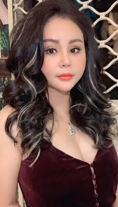 Hình ảnh nghệ sĩ Lê Giang khi tóc dài.