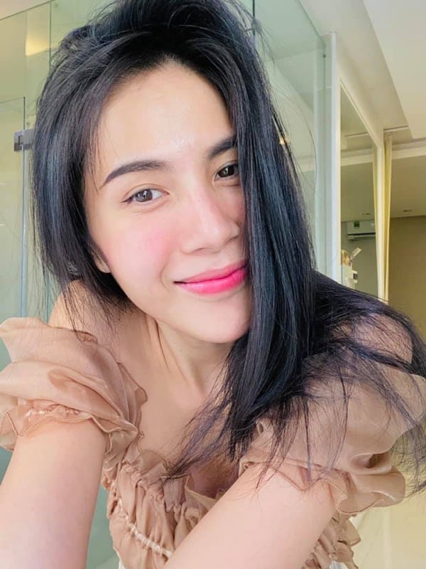 khong-phai-bich-phuong-nu-ca-si-dinh-dam-nay-gay-nao-loan-voi-cau-noi-dep-nhan-tao-con-hon-xau-tu-nh-9-1592275972-485-width600height800