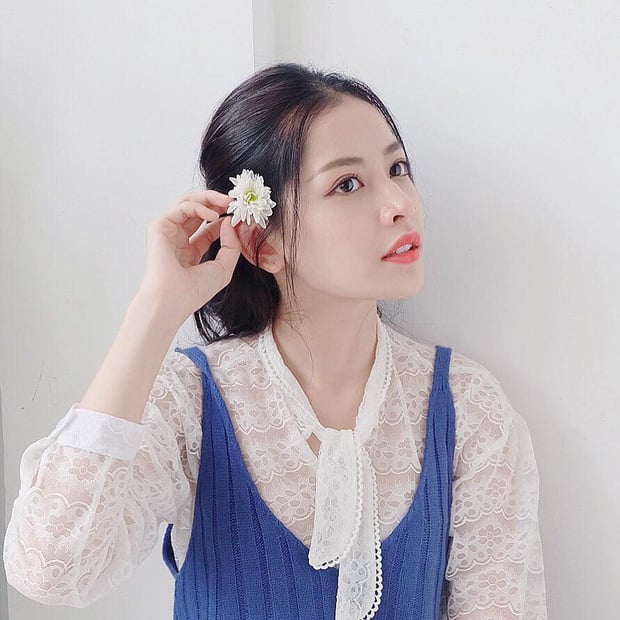 Mới đây rộ lên tin đồn Chi Pu đã chia tay tài tử Hàn Quốc Ju Hyung và đang có người yêu mới. Theo thông tin thì người yêu Chi Pu là một công tử nhà giàu ở Hà Nội. Cả hai đã tìm hiểu được một thời gian và xác định mối quan hệ nghiêm túc. Hơn nữa người này trước giờ vốn được biết đến vì độ chịu chơi, sành điệu có tiếng, kém Chi Pu 2 tuổi và có liên quan tới một người bạn của Chi. Dù vậy, trên các tài khoản MXH của mình, cô hoàn toàn rất kín tiếng và chưa hề chia sẻ hay bóng gió gì về chuyện tình lần này.