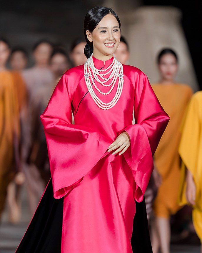 nhan-dep-nho-trang-diem-mai-phuong-thuy-van-bi-lop-make-up-80740555_583629732195766_4128872752991660834_n-1579673287-width687height859-1592452479-802-width687height859