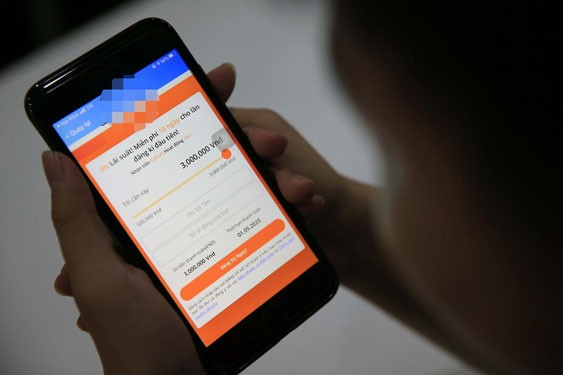 Người dân nên tỉnh táo với những App cho vay tiền trên mạng xã hội (Ảnh Người Lao Động)