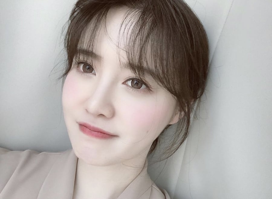 Goo Hye Sun còn đặc biệt thích leo núi để vừa nâng cao sức khỏe, giải tỏa đầu óc lại vừa giúp giảm cân, mang lại cho cô vóc dáng săn chắc và cân đối.