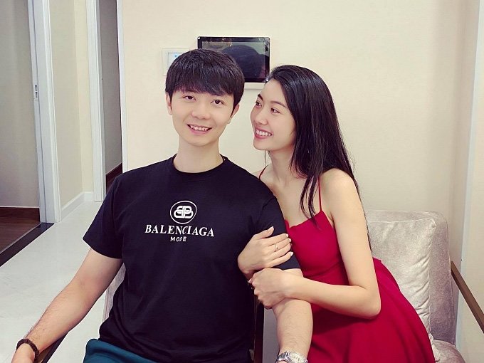 gia-the-chong-sap-cuoi-cua-a-hau-thuy-van-dai-gia-bat-dong-san-nhung-song-gian-di-tv-1584933404-282-width680height510