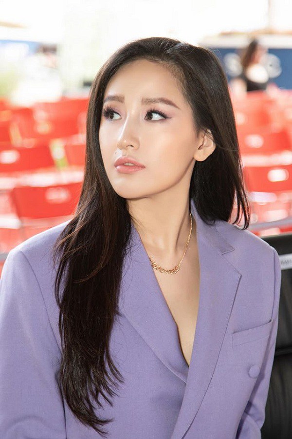 het-dien-trang-phuc-khoe-dang-goi-cam-mai-phuong-thuy-lai-len-do-chuan-soai-ty-96124080_378400816467551_1656074567402779334_o-1593074949-926-width600height900