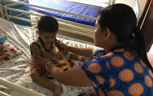 Hiện, bé đã tỉnh táo nhưng cần theo dõi thêm diễn biến sức khỏe cũng như sự ảnh hưởng 