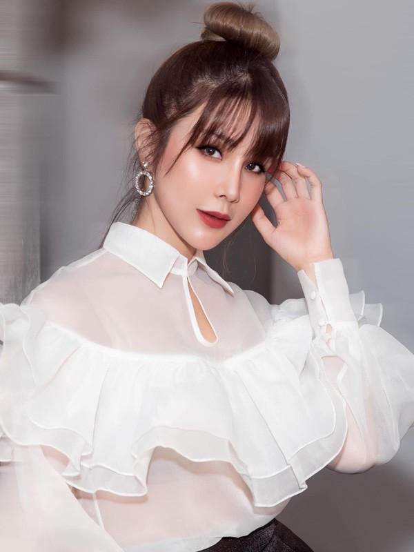 moi-lan-cap-chi-em-ly-kute-va-diep-lam-anh-do-sac-dan-mang-lai-chao-dao-ngam-mai-khong-thoi-8068-1593158169-423-width600height800