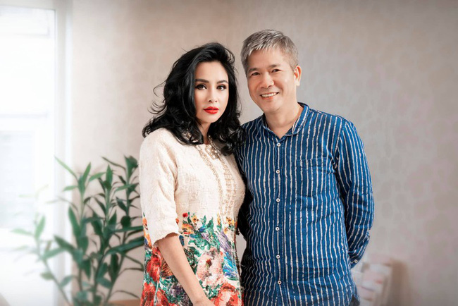 Mới đây, ca sĩ Thanh Lam chính thức công khai danh tính bạn trai, được biết người này là bác sĩ nổi tiếng Bùi Tiến Hùng. Bạn trai hiện giờ của diva Thanh Lam từng có một đời vợ, nhưng vợ ông qua đời do mắc phải bệnh nặng.