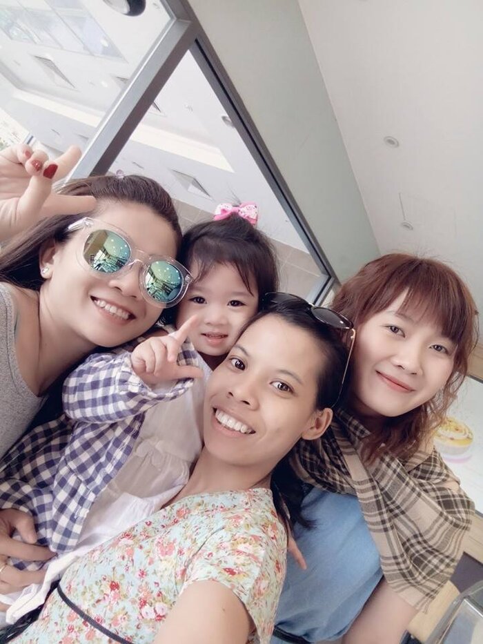 be-lavie---con-gai-mai-phuong-da-ve-o-cung-voi-bo-me-phung-ngoc-huy-751-5052162
