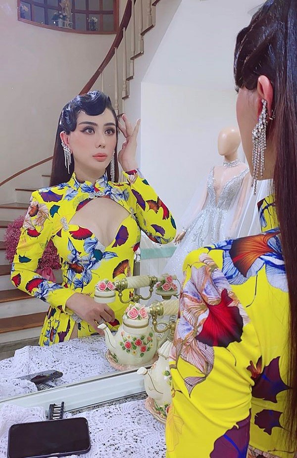 dien-vay-xe-cao-vut-toi-bung-lam-khanh-chi-lam-dan-tinh-phai-do-mat-khi-nhin-105978864_1313204898872492_8192441692548879976_o-1593508283-816-width600height926