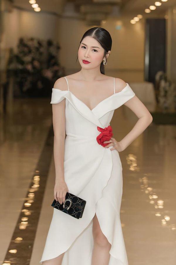 khoe-dang-nuot-nhung-nuoc-da-xuong-han-vai-tong-cua-ba-xa-dang-khoi-moi-dang-chu-y-71636199_2558325547556476_4212105243577548800_o-1593435635-130-width600height900