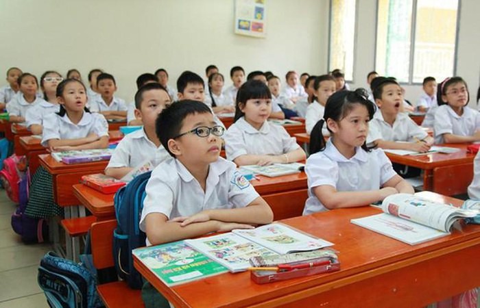 Miễn học phí đối với học sinh tiểu học trường công lập (Ảnh minh họa)