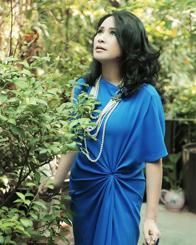 bi-quyet-phoi-do-dep-ngat-ngay-cho-u40-phu-nu-tuoi-nao-cung-can-khi-chat-a3-1593614580-783-width640height800
