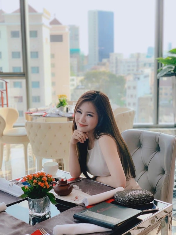 huong-tram-dep-len-boi-phan-nho-chiec-mui-thanh-thoat-va-thanh-tu-sau-phau-thuat-9-1593827187-624-width600height800