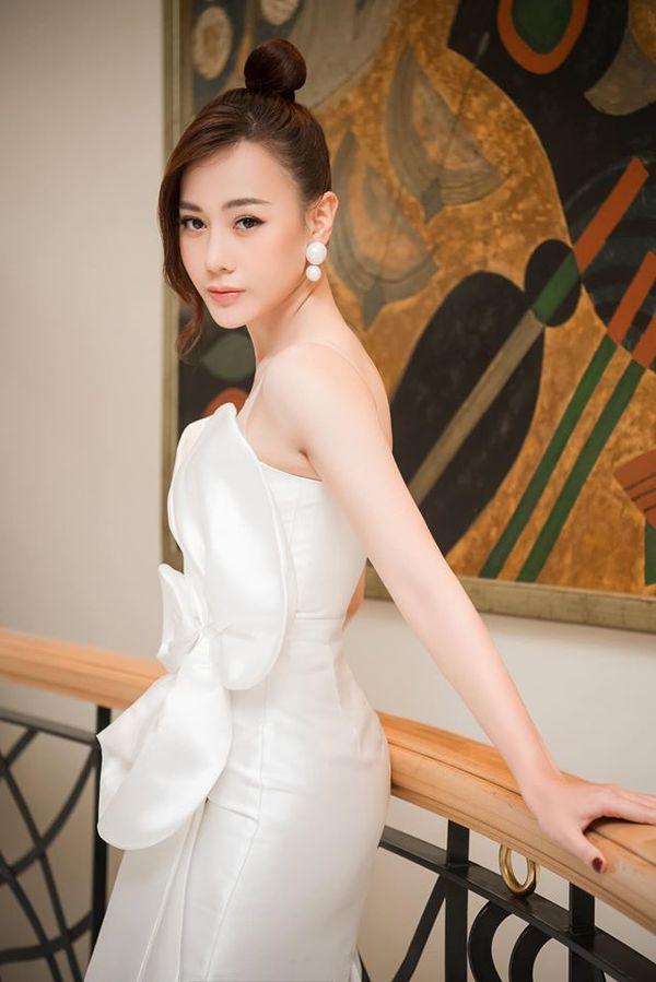 hon-1-tuoi-quynh-bup-be-van-tre-mon-mon-khi-do-sac-ben-thu-hoai-nho-mot-chi-tiet-91087634_3042843885776644_626021075716669440_o-1593940927-883-width600height899