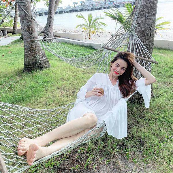 Nhan sắc của cô không hề thay đổi thậm chí còn đẹp hơn dù sắp bước vào tuổi 40 