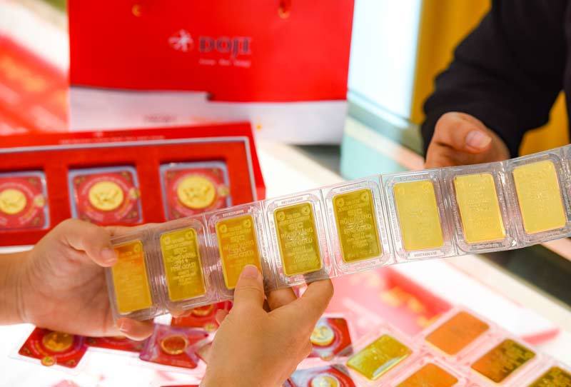 Giá vàng hôm nay 9/7 vọt lên đỉnh 9 năm
