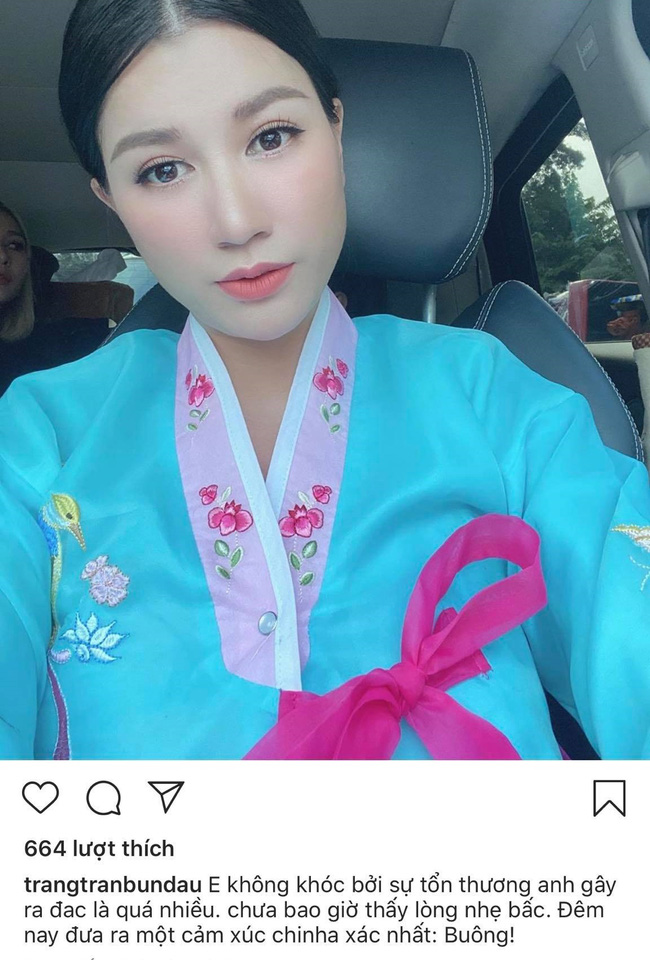 Mới đây, Trang Trần bất ngờ chia sẻ dòng trạng thái gây hoang mang ẩn ý về việc phải chịu tổn thương. Cô viết:  