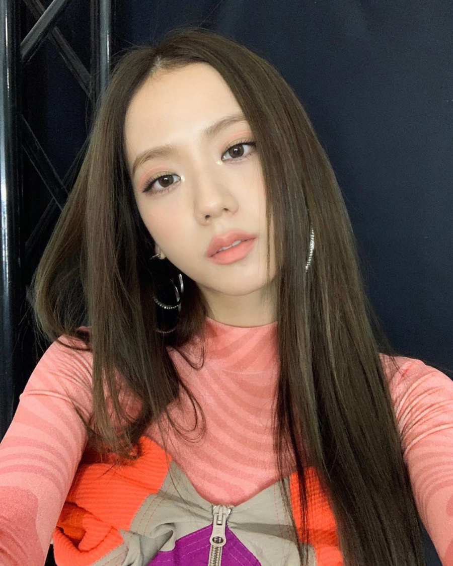 Diện Link Vào SHBET88 Mới Nhất này Jisoo không cần trang điểm quá cầu kỳ mà chỉ cần nhẹ nhàng nhưng vẫn có điểm nhấn