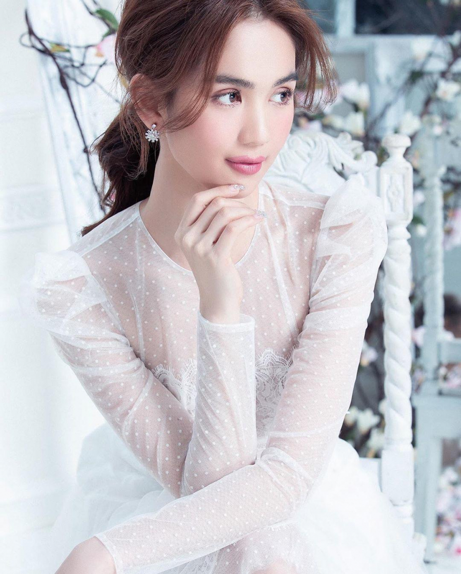 cung-la-son-tran-vien-nhung-hoa-minzy-danh-len-trong-sang-chanh-hhen-nie-bi-hai-vi-lo-tay-105539426_143366550671053_6893228741420821130_n-1594446470-813-width1080height1345