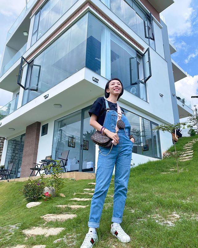 cac-hot-mom-vbiz-dua-nhau-dien-quan-yem-cua-sung-lam-nghe-ha-tang---elly-tran-ai-nhinh-hon-107078474_288581889009489_3040785101515468486_n-1594700962-638-width640height800