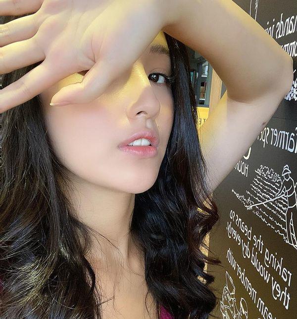 dung-tay-che-nua-khuon-mat-mai-phuong-thuy-van-lam-dan-tinh-me-met-boi-mot-chi-tiet-107523830_1961070664023936_4096722100214525290_n-1594644412-195-width600height643