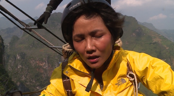 la-hoa-hau-dep-nhat-moi-thoi-dai-nhung-hhen-nie-van-khong-tranh-khoi-lan-da-bi-lao-hoa-12-1594693497-948-width600height332