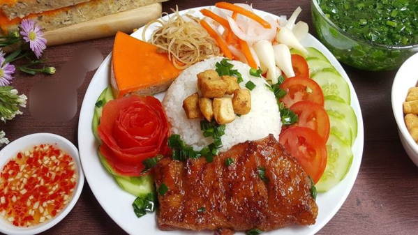 Ăn quá nhiều vào bữa trưa ảnh hưởng tới sức khỏe
